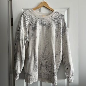 Lululemon Athletica Black and White Cracked Pattern Top 100% cotton size 8